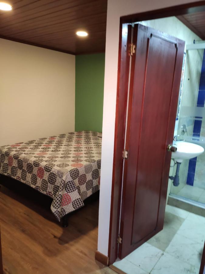 acogedor Hostal usaquen la parada del tren Bogotá Exterior foto
