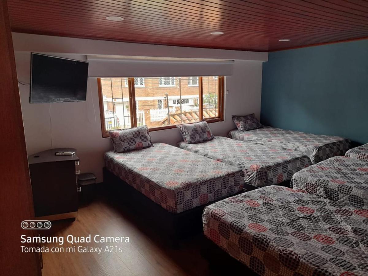 acogedor Hostal usaquen la parada del tren Bogotá Exterior foto